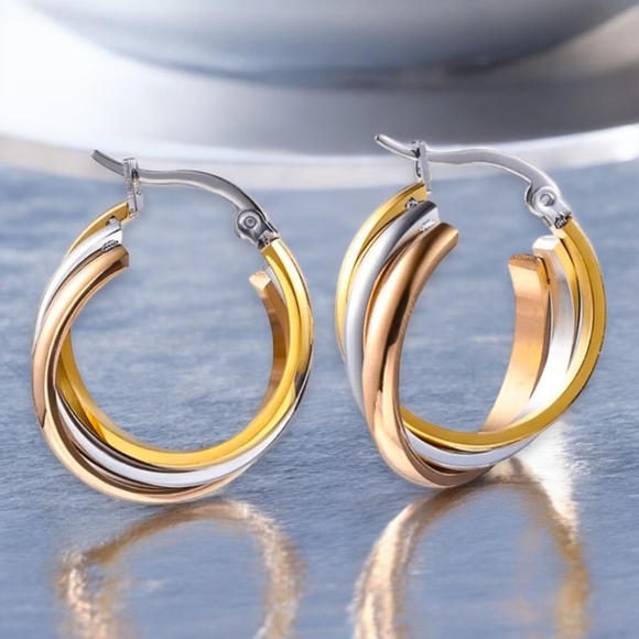 🆕️Tri-Color Overlapping Triple Hoops 18K Gold Plated Stainless Steel Earrings - Picture 1 of 11